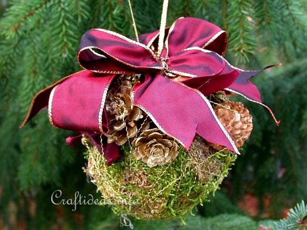  Free Christmas Craft Project - Christmas Decoration -  Moss Covered Ball